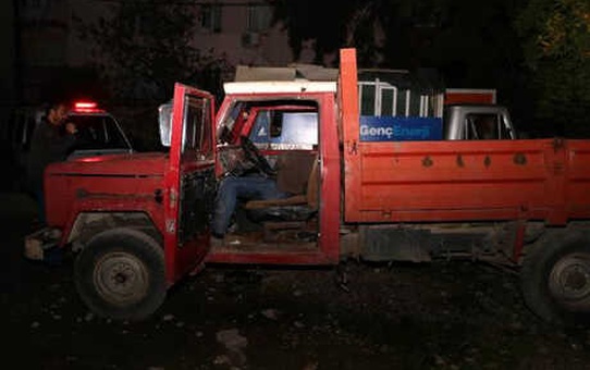 Kamyonetinde Ölü Bulundu