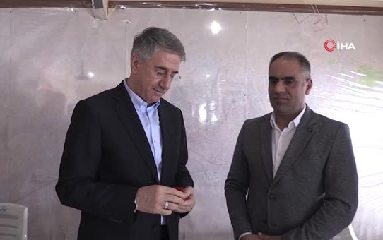 Belediye Başkanı Yanılmaz, Örnek İşçiyi Altınla Ödüllendirdi