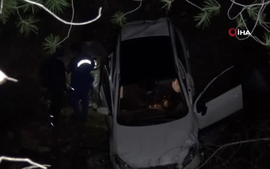 Dereye Uçan Otomobilde Feci Şekilde Can Verdi