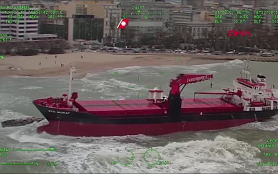 Dha Dış - İtalya'da Karaya Oturan Türk Gemisi Havadan Böyle Görüntülendi ? 3