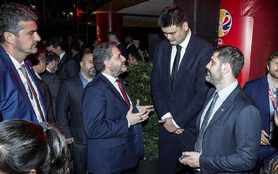 Büyükelçi Önen ve Tbf Heyeti Çin'de Yao Ming ile Buluştu
