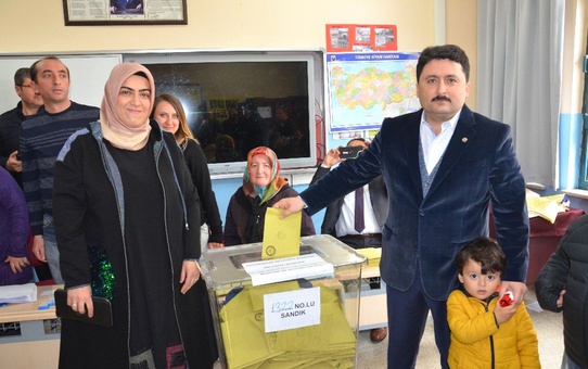 Balıkesir Büyükşehir ve İlçe Belediye Başkanları Oylarını Kullandı