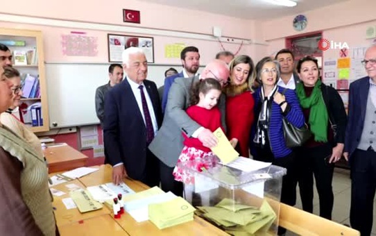 Menteşe Belediye Başkanı Bahattin Gümüş, Oyunu Kullandı