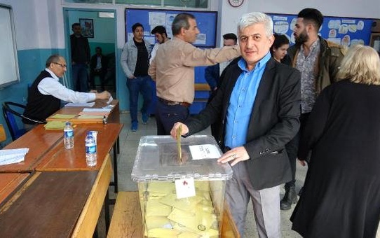 Umre, Çeyrek Altın ve Bulaşık Makinesi Sözü Veren Muhtar Adayı 7'nci Oldu