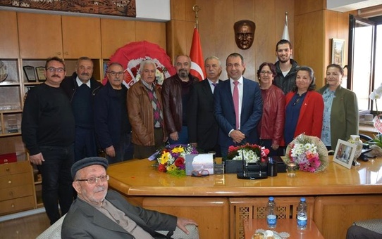 Öğrenciyken Oturduğu Koltuğa 32 Yıl Sonra Başkan Olarak Oturdu