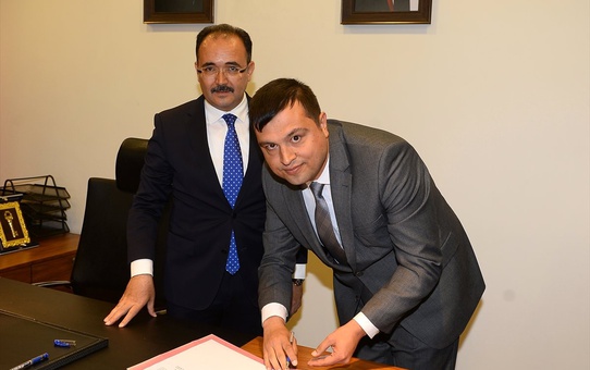 Uşak Belediyesinde Devir Teslim Töreni