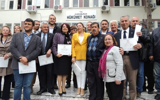 Karaburun'un İlk Kadın Belediye Başkanı Göreve Başladı