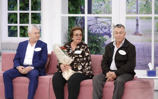 60 Yıldır Aradığı Kardeşlerini Esra Erol Buldu