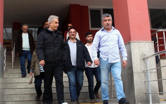 Cezaları Onanan Cumhuriyet Gazetesi Eski Çalışanları Teslim Oldu