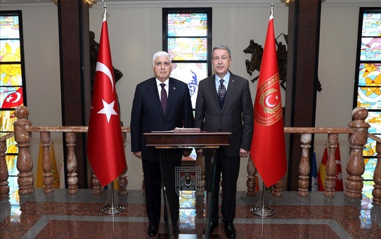 Genelkurmay Eski Başkanı Org. Necdet Özel, Bakan Akar'ı Ziyaret Etti