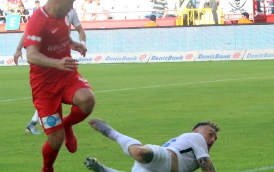 Antalyaspor ile Bb Erzurumspor Puanları Paylaştı