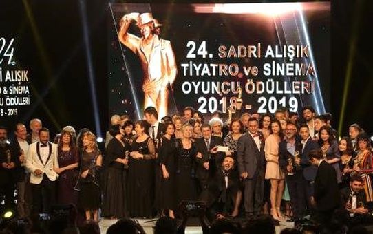 24. Sadri Alışık Sinema ve Tiyatro Oyuncu Ödülleri Sahiplerini Buldu