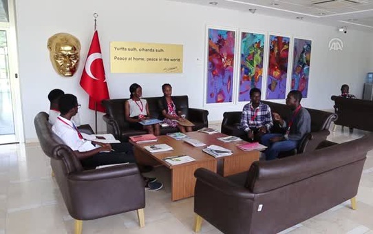 Nijeryalı Öğrenciler Türkiye'de Eğitim Görmek İçin Ter Döktü