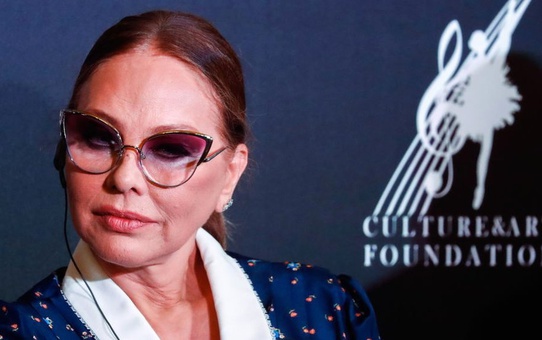 Putin'le buluşabilmek için sahte hasta raporu alan Ornella Muti'ye 6 ay hapis