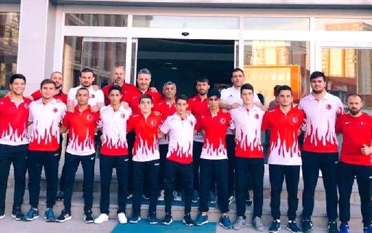 Yıldız Güreş Milli Takımları İtalya yolcusu