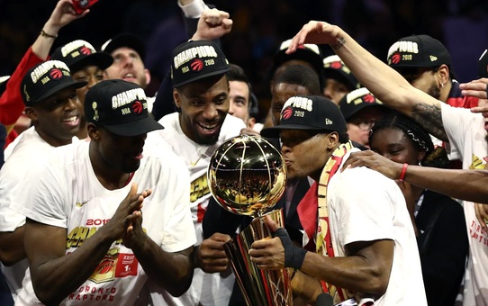 Çiçeği burnunda şampiyon: Toronto Raptors