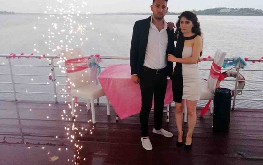 Haber kameramanı en önemli anı için kameranın önüne geçti