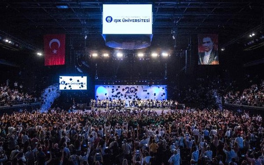 Hüsnü Güreli: Işık Üniversitesi'ndeki kızlar ışık saçtı