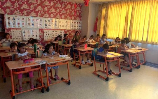 Çince Yaz Okulu öğrencileri sertifikalarını aldı