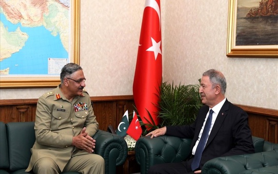 Pakistan Genelkurmay Başkanı Hayat, Bakan Akar'ı ziyaret etti