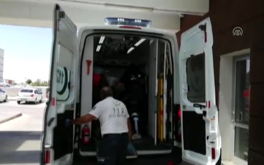 Yakıt tankeri şarampole devrildi: 1 ölü