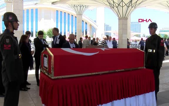 TBMM eski Başkanı Bozbeyli için Meclis'te tören