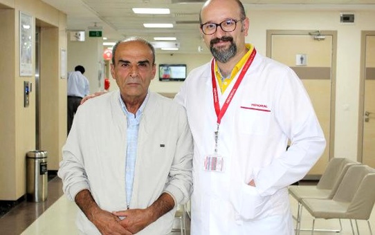 Sağ gözündeki sorun sol gözü ameliyat edilince çözüldü