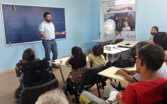 Kızıltepe'de engellilere proje tanıtım eğitimi