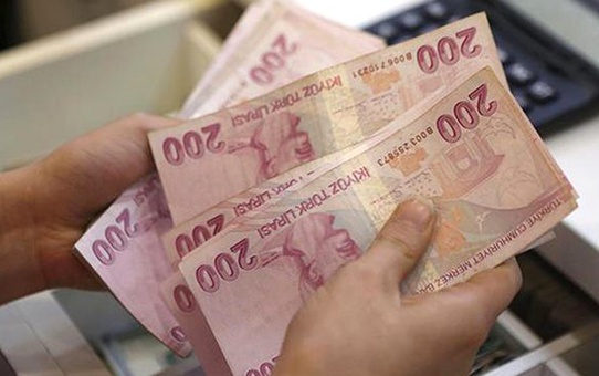 Eski Ceylanpınar Belediye Başkanı Menderes Atilla'nın kızı 5 yılda işe gitmeden 251 bin lira maaş almış
