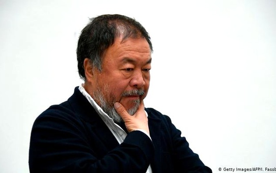 Ai Weiwei: Çin Hong Kong'daki göstericilere blöf yapıyor