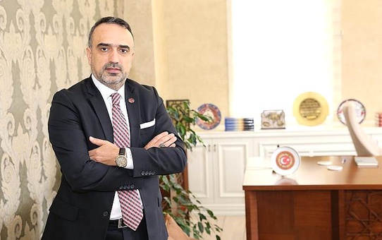 AK Parti'den istifa eden Cuma İçten Davutoğlu'nun A takımında mı?