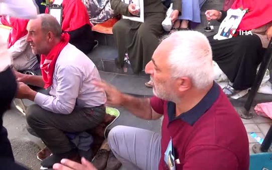 BBP heyetinden oturma eylemi yapan ailelere destek ziyareti