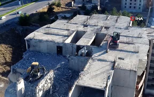 Binlerce kişiyi mağdur eden 'intihar binaları' yıkılıyor
