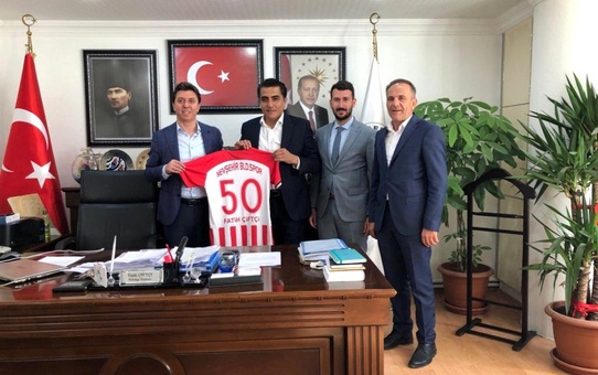 Acıgöl ve Gülşehir Belediye başkanları, Nevşehir Belediyespor'a destek verdi