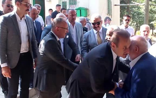 Eski Siirt Belediye Başkanı Bağış mezarı başında anıldı