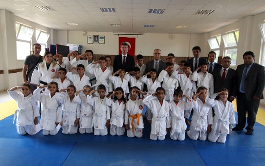 judoculardan asker selamı
