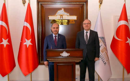 Emniyet Genel Müdürü Mehmet Aktaş, Vali Mustafa Tutulmaz'ı ziyaret etti