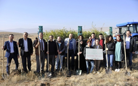 Selçuk'ta 'Engelli Öğrenci Birimi Hatıra Ormanı' oluşturuldu