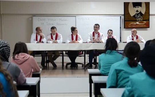 Usta şefler tecrübelerini geleceğin aşçılarıyla paylaştı
