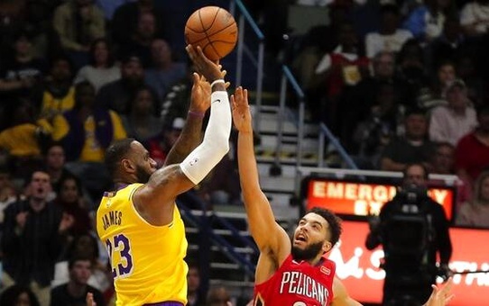 LeBron James, 33 bin sayıbarajını geçen 4. isim oldu!