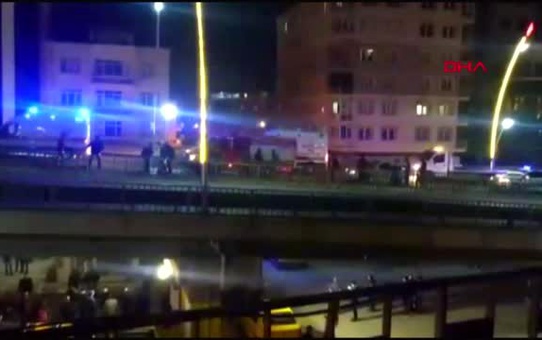 Uşak'ta kontrolden çıkan otomobil bariyerlere çarptı 5 yaralı