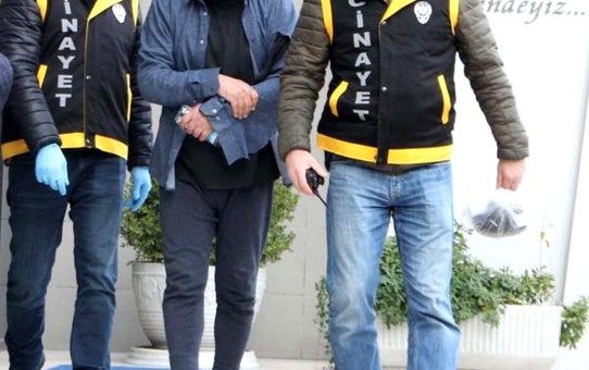 Arkadaşını boğazını keserek öldüren sanığa müebbet hapis