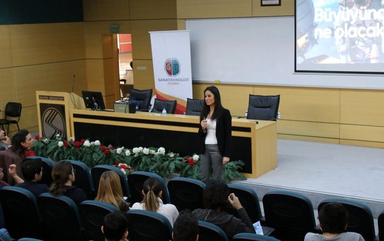 'Bir Hayat Bir Hayal Kur' konferansı SAÜ'de düzenlendi