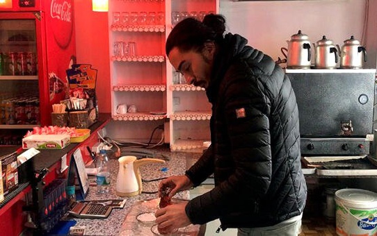 Çaycılık yaptığı Devlet Tiyatrosuna müdür oldu