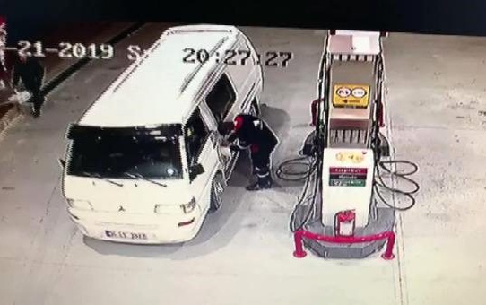 Çalıntı çip ve kopyalanmış plakayla akaryakıt hırsızlığı kamerada