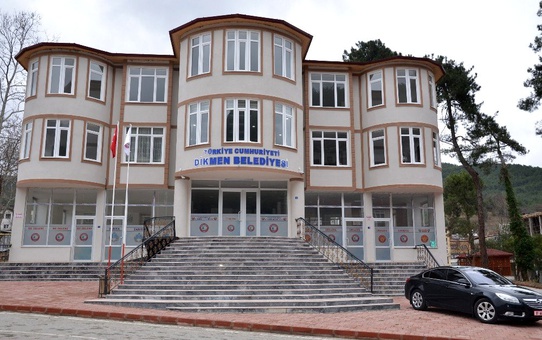 Yeni belediye binasına hizmete açıldı