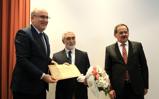 Eski OMÜ Tıp Fakültesi Dekanı Prof. Dr. Şahinoğlu emekliye ayrıldı