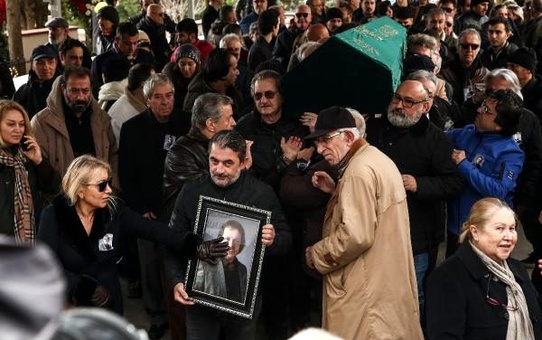 Usta oyuncu Recep Aktuğ son yolculuğuna uğurlandı