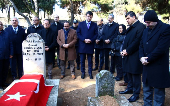 Şehit Kamil'in annesi mezarı başında anıldı