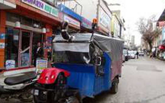Motoru karavana çevirip, içine soba kurdu